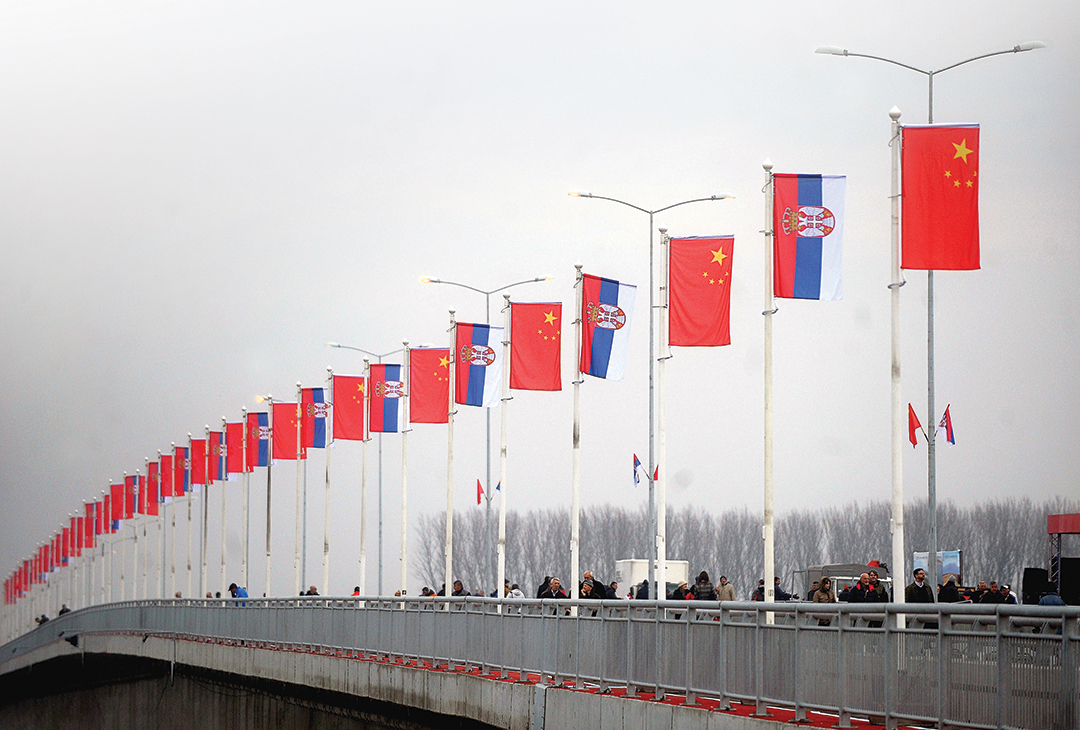 Russian flag to stay on Sudbury's Bridge of Nations, but coming